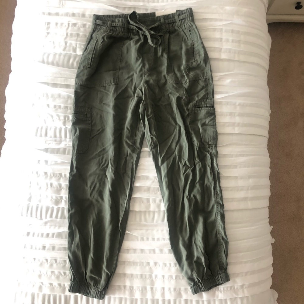 AE Long High Waisted Cargo Pants